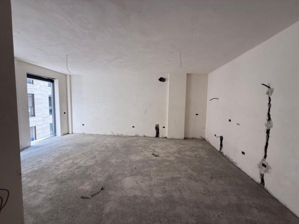 Tirane, shitet apartament 2+1+Aneks+Ballkon Kati 1, 110 m² 265.000 € (Liqeni i thate)