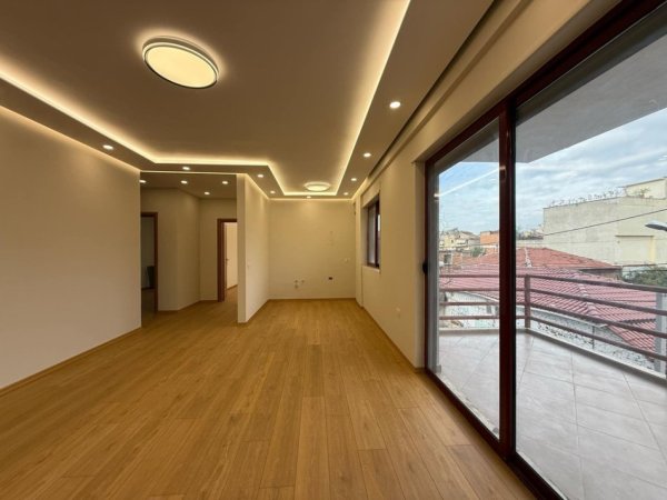 Tirane, shitet apartament 2+1+Aneks+Ballkon Kati 1, 115 m² 219.000 € (Selvia)