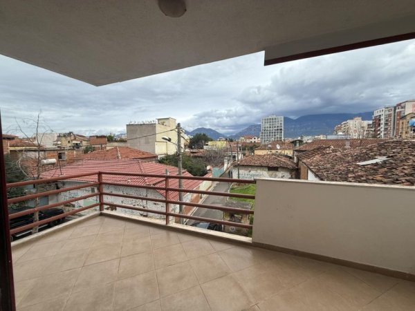 Tirane, shitet apartament 2+1+Aneks+Ballkon Kati 1, 115 m² 219.000 € (Selvia)