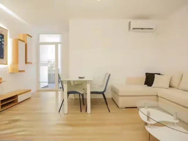 Tirane, jepet me qera apartament 2+1 Kati 2, 85 m² 750 € (Sheshi Willson)