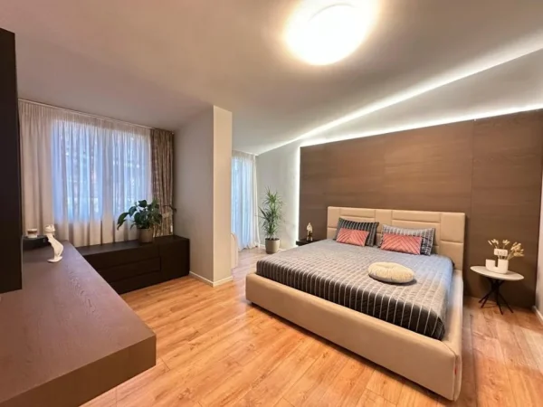 Tirane, shitet apartament 3+1+Aneks+Ballkon Kati 7, 200 m² 440.000 € (Liqeni i thate)