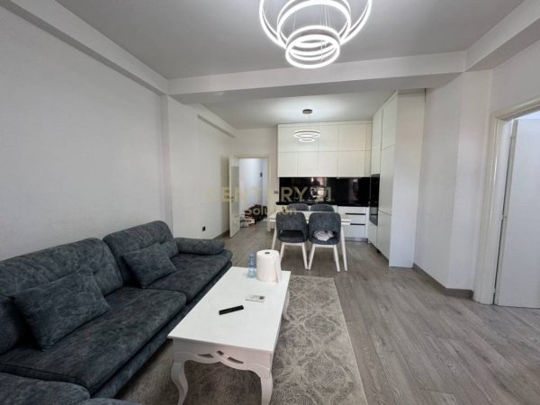 Tirane, jepet me qera apartament 2+1 Kati 4, 103 m² 620 € (Rruga Teodor Keko)