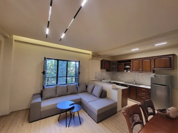 Tirane, shitet apartament 1+1+Ballkon Kati 4, 100.000 € 