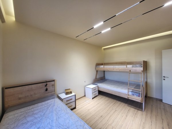 Tirane, shitet apartament 1+1+Ballkon Kati 4, 100.000 € 