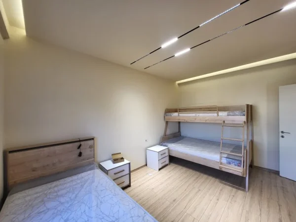 Tirane, shitet apartament 1+1+Ballkon Kati 4, 100.000 € 