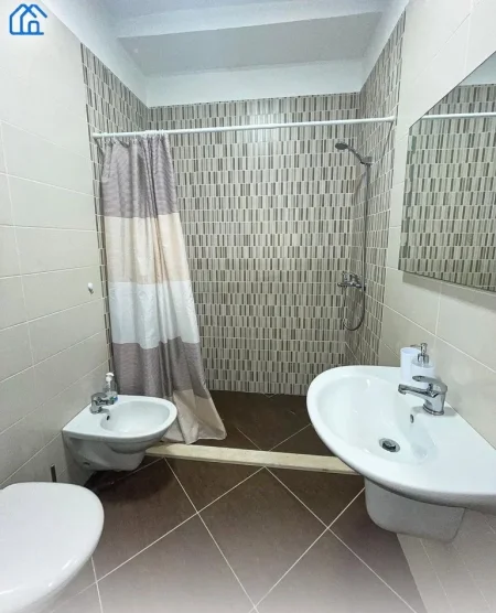 !!Dhene!!Durres, jepet me qera apartament 1+1+Ballkon Kati 5, 80 m² 450 € (Rruga Egnatia, prane Tatimeve)