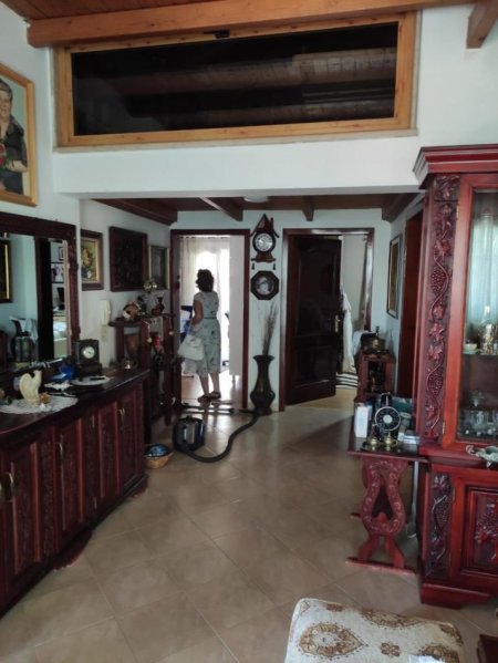 Tirane, shitet 3 Katshe , 550 m² 1.000.000 € (Qender)