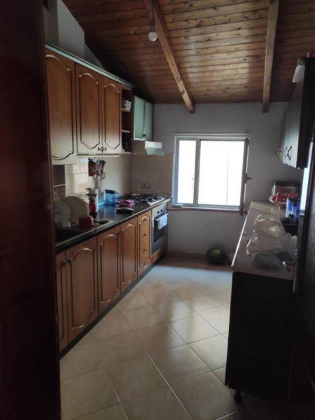 Tirane, shitet 3 Katshe , 550 m² 1.000.000 € (Qender)