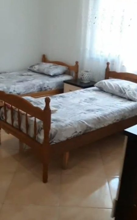 Tirane, jepet me qera apartament 2+1 Kati 2, 410 € 