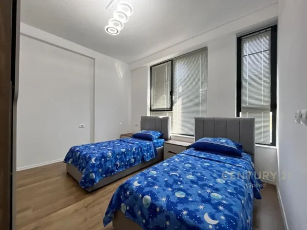 Tirane, jepet me qera apartament 2+1 Kati 5, 100 m² 750 € (Rruga Jordan Misja, Bulevardi Ri Tirana Albania)
