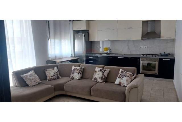 Tirane, jepet me qera apartament 1+1+BLK Kati 8, 67 m² 400 Euro (Hoxha Tahsim)