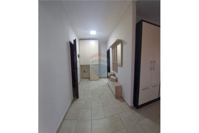 Tirane, jepet me qera apartament 1+1+BLK Kati 8, 67 m² 400 Euro (Hoxha Tahsim)