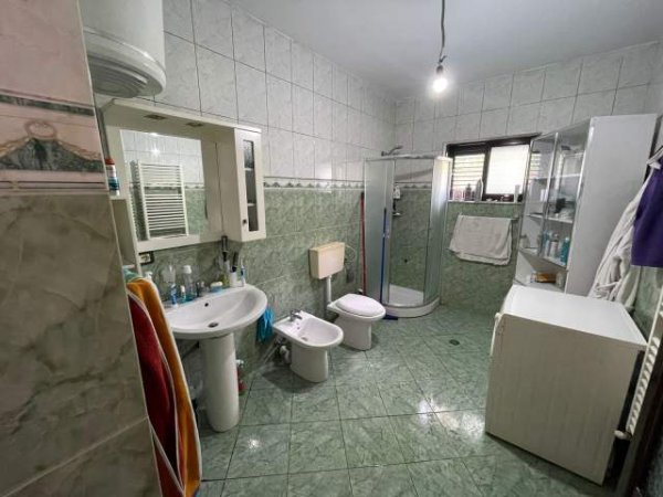 Tirane, jepet me qera apartament 5+1+BLK Kati 3, 380 m² 1.200 Euro (“Rruga e Elbasanit”)
