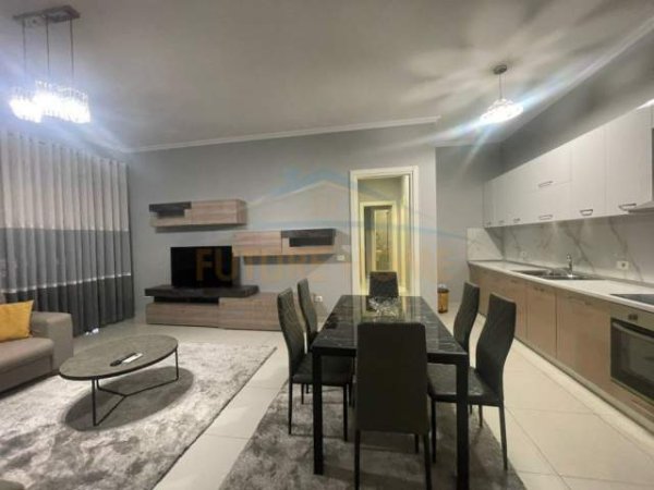 Tirane, jepet me qera apartament Kati 3, 126 m² 900 Euro (Kompleksi Delijorgji)