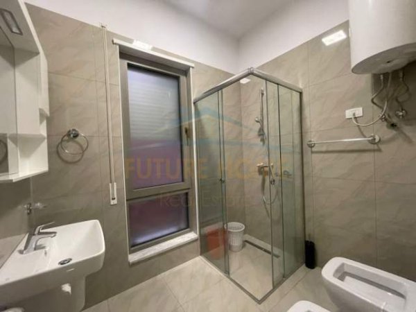 Tirane, jepet me qera apartament Kati 3, 126 m² 900 Euro (Kompleksi Delijorgji)