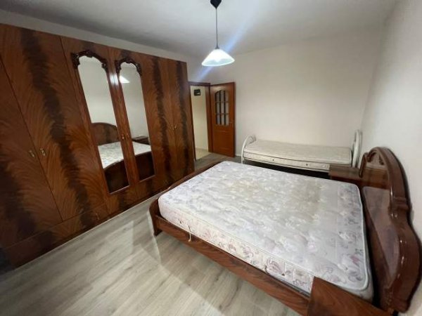 Tirane, jepet me qera apartament 1+1+BLK Kati 4, 350 Euro (Tek Globe Rruga Kavajes)