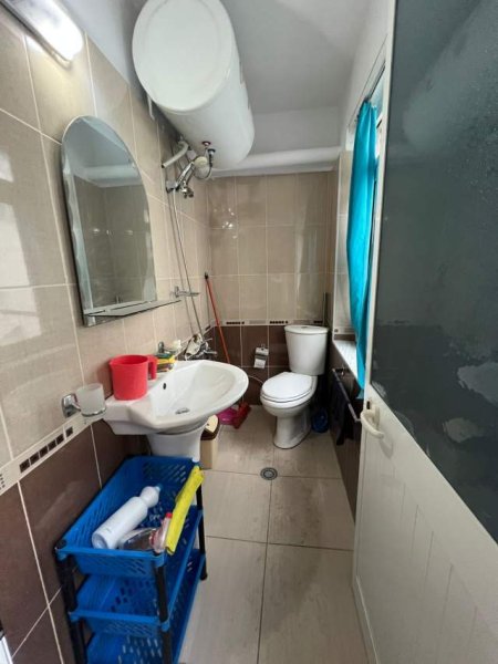 Tirane, jepet me qera apartament 1+1+BLK Kati 4, 350 Euro (Tek Globe Rruga Kavajes)