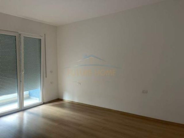 Tirane, jepet me qera apartament 1+1 Kati 1, 104 m² 320 Euro (DON BOSKO)
