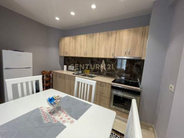 Tirane, jepet me qera apartament 1+1+BLK Kati 3, 66 m² 400 Euro (Kompleksi Fratari, Astiri)