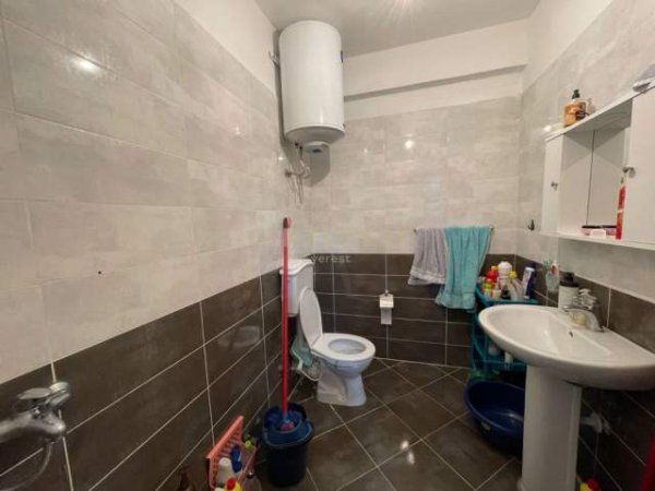 Tirane, jepet me qera apartament 1+1+BLK Kati 3, 66 m² 400 Euro (Kompleksi Fratari, Astiri)