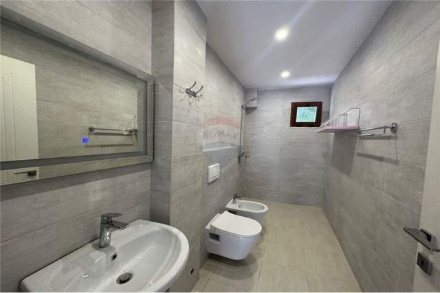 Tirane, jepet me qera apartament 1+1+BLK Kati 1, 70 m² 350 Euro (Babe Rexha)