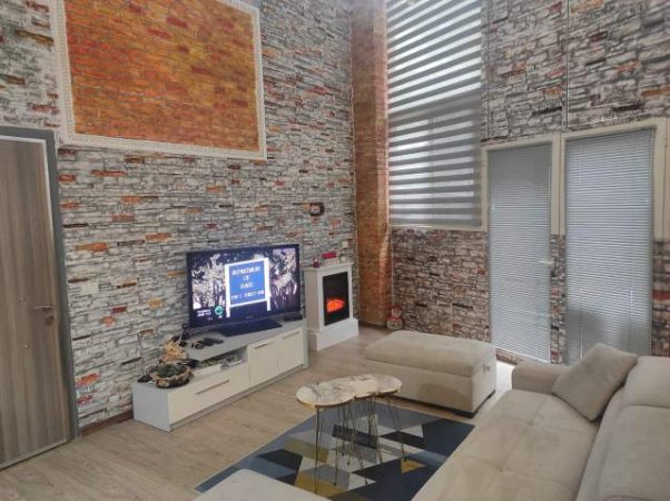 Tirane, jepet me qera apartament duplex 2+1 Kati 1, 85 m² 40.000 Leke