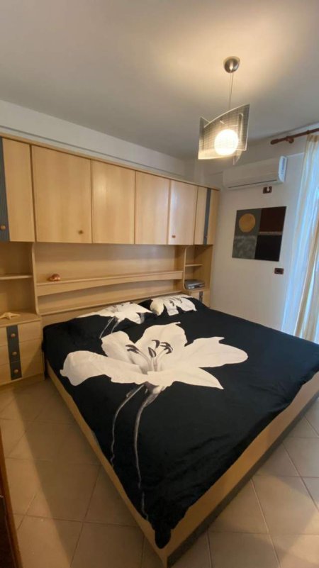 Tirane, jepet me qera apartament 1+1+BLK Kati 7, 65 m² 450 Euro