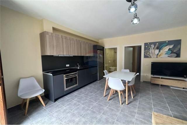 Tirane, jepet me qera apartament 1+1+BLK Kati 1, 70 m² 350 Euro (Babe Rexha)