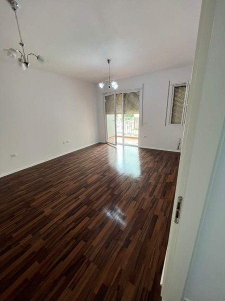 Tirane, jepet me qera apartament 2+1+BLK Kati 2, 90 m² 30.000 Leke (mikel maruli)