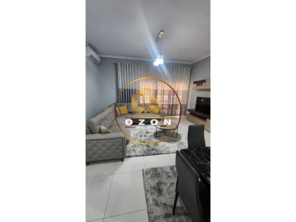 Tirane, jepet me qera apartament 2+1+A+BLK Kati 3, 126 m² 900 Euro (RRUGA E KAVAJES)