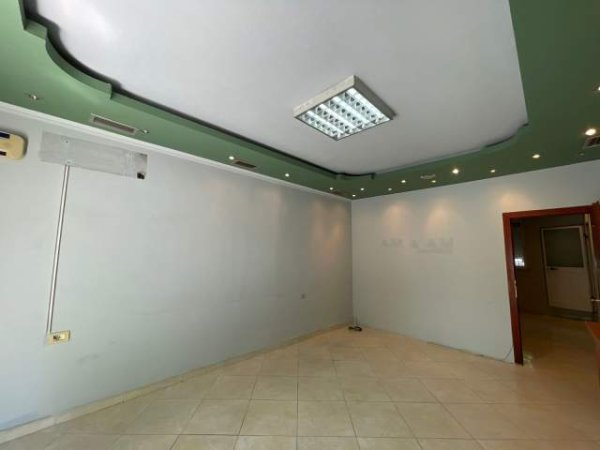 Tirane, jepet me qera ambjent biznesi Kati 0, 37 m² 330 Euro (Ali Demi)