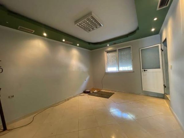 Tirane, jepet me qera ambjent biznesi Kati 0, 37 m² 330 Euro (Ali Demi)