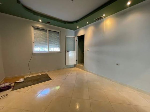 Tirane, jepet me qera ambjent biznesi Kati 0, 37 m² 330 Euro (Ali Demi)