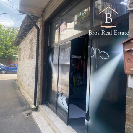 Tirane, jepet me qera ambjent biznesi Kati 1, 67 m² 50.000 Leke (Siri Kodra)