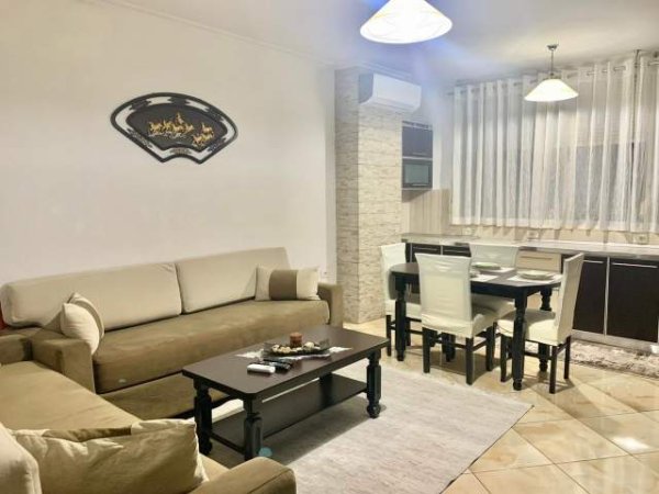 Tirane, jepet me qera apartament 1+1 Kati 4, 65 m² 450 Euro (Rruga myslym shyri)