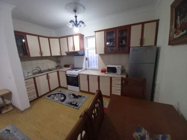 Tirane, jepet me qera apartament 60 m² 35.000 Leke (rruga Androniqi Zego  Antoniu)