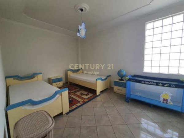 Tirane, jepet me qera apartament 2+1+A+BLK Kati 9, 110 m² 600 Euro (Juridiku)