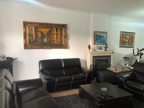 Tirane, shitet apartament 2+1+BLK Kati 5, 124 m² 170.000 Euro (Komuna e parisit)