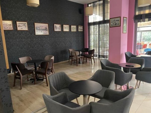 Tirane, jepet me qera lokal Kati 0, 124 m² 700 Euro (Brryli)