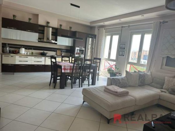 Tirane, shes apartament 2+1 Kati 7, 134 m² 227.800 Euro (OKAZION I RRALLE TE DELIJORGJI 1700 E/M2)