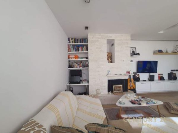 Tirane, shitet apartament 1+1+A Kati 11, 68 m² 105.000 Euro (Rruga e Kavajes,prane GLOBE)