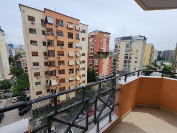 Tirane, jepet me qera apartament 1+1+A+BLK Kati 7, 93 m² 400 Euro (Komuna e Parisit)