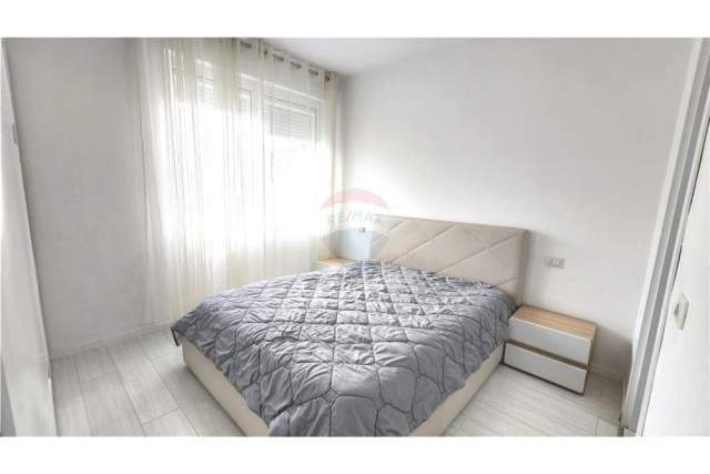 Tirane, jepet me qera apartament 2+1 Kati 5, 100 m² 600 Euro