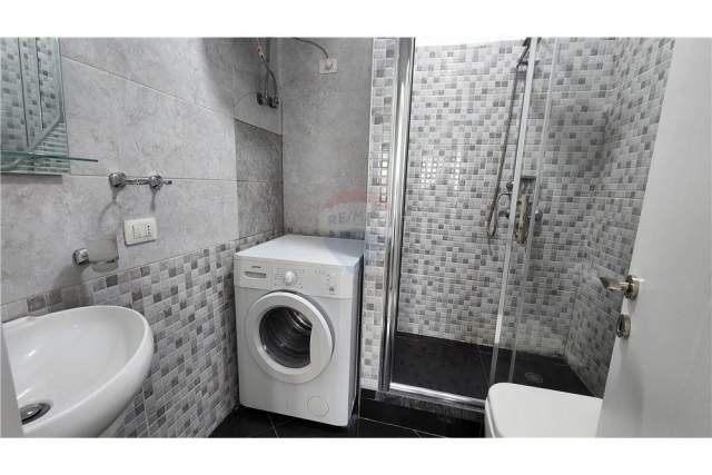 Tirane, jepet me qera apartament 2+1+BLK Kati 5, 90 m² 600 Euro (Rr. Petro Nini Luarasi)