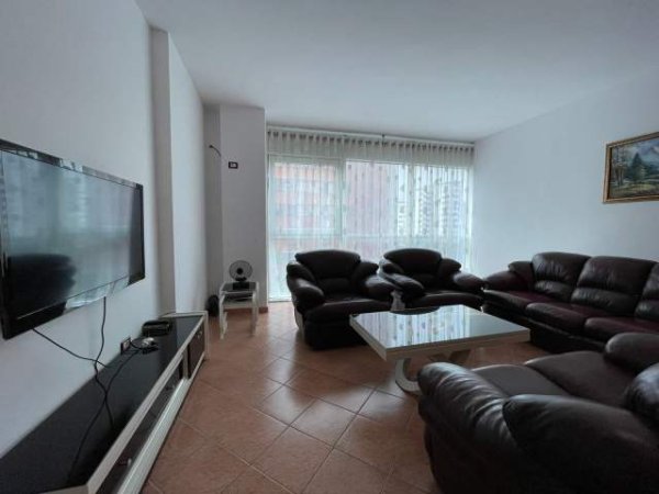 Tirane, jepet me qera apartament 2+1 Kati 4, 90 m² 550 Euro (Rruga e Kavajes)