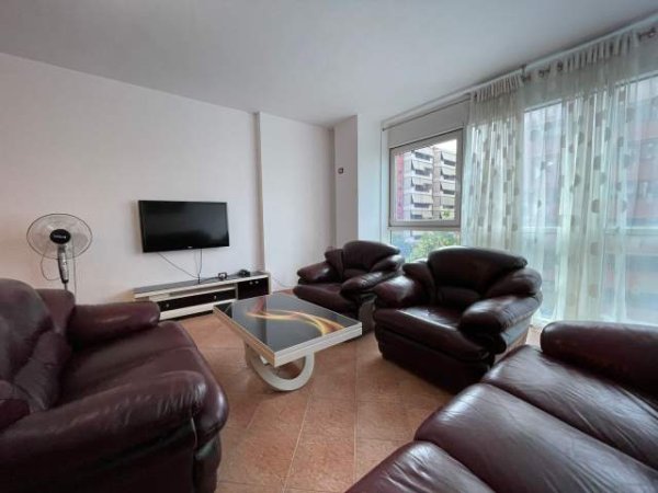 Tirane, jepet me qera apartament 2+1 Kati 4, 90 m² 550 Euro (Rruga e Kavajes)