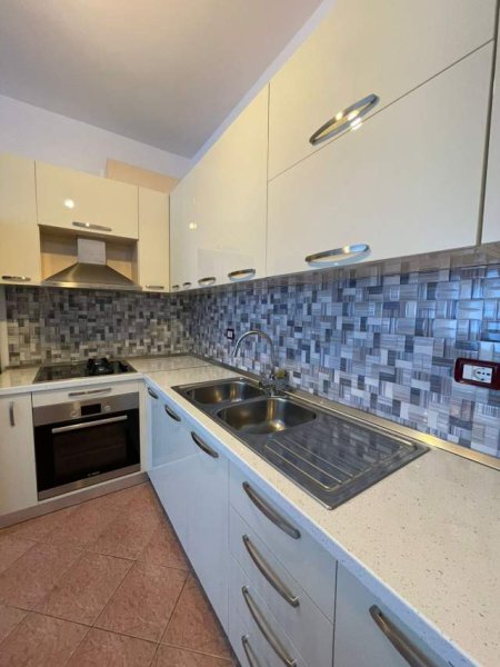 Tirane, jepet me qera apartament 2+1 Kati 4, 90 m² 550 Euro (Rruga e Kavajes)