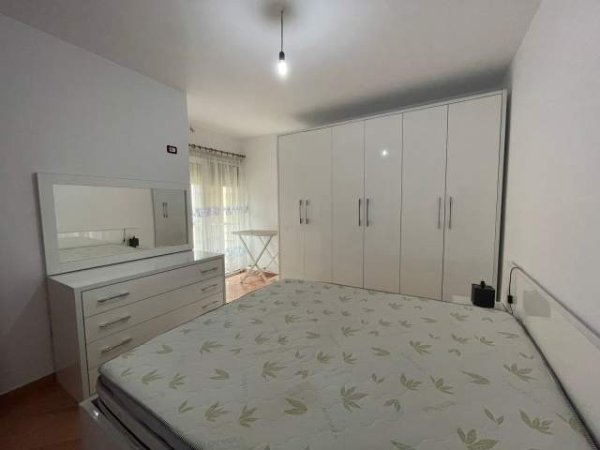 Tirane, jepet me qera apartament 2+1 Kati 4, 90 m² 550 Euro (Rruga e Kavajes)