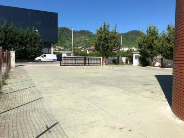 Tirane, jepet me qera ambjent biznesi Kati 0, 2.500 m² 4.000 Euro (Prush - Vaqarr Tirana)