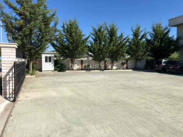 Tirane, jepet me qera ambjent biznesi Kati 0, 2.500 m² 4.000 Euro (Prush - Vaqarr Tirana)